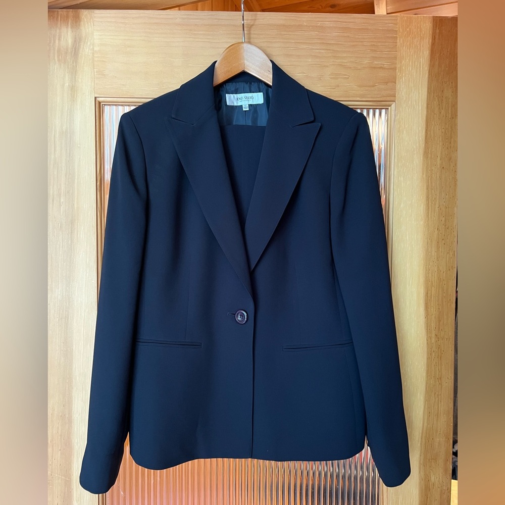 Jones Studio Suit with blazer and pants